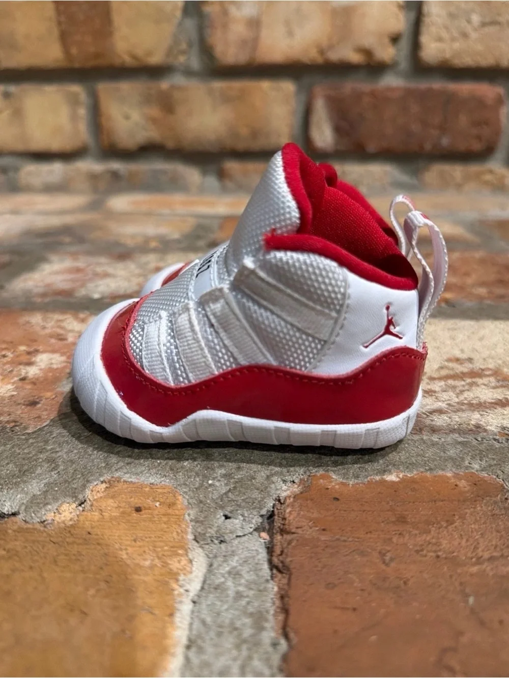 Air Jordan 11 Retro CB 'Cherry' Sz 2C